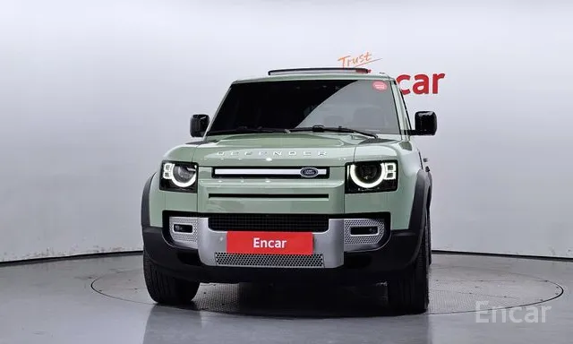 Land Rover Defender 2023