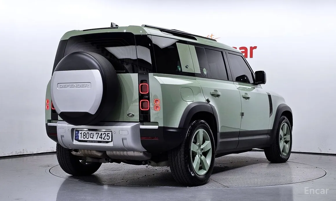 Land Rover Defender 2023