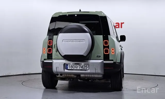 Land Rover Defender 2023