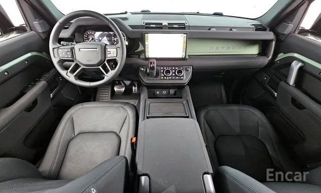 Land Rover Defender 2023