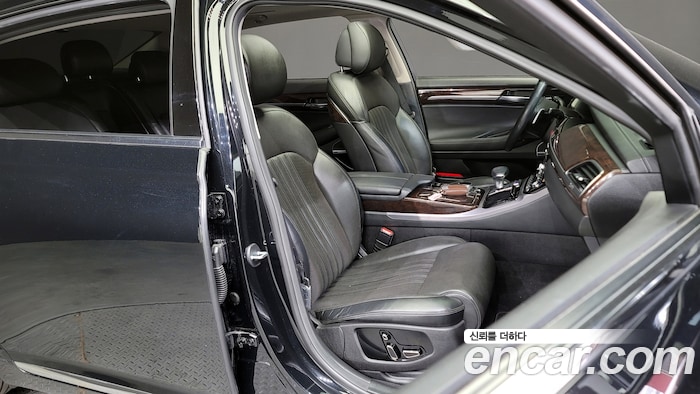 Genesis EQ900 2018