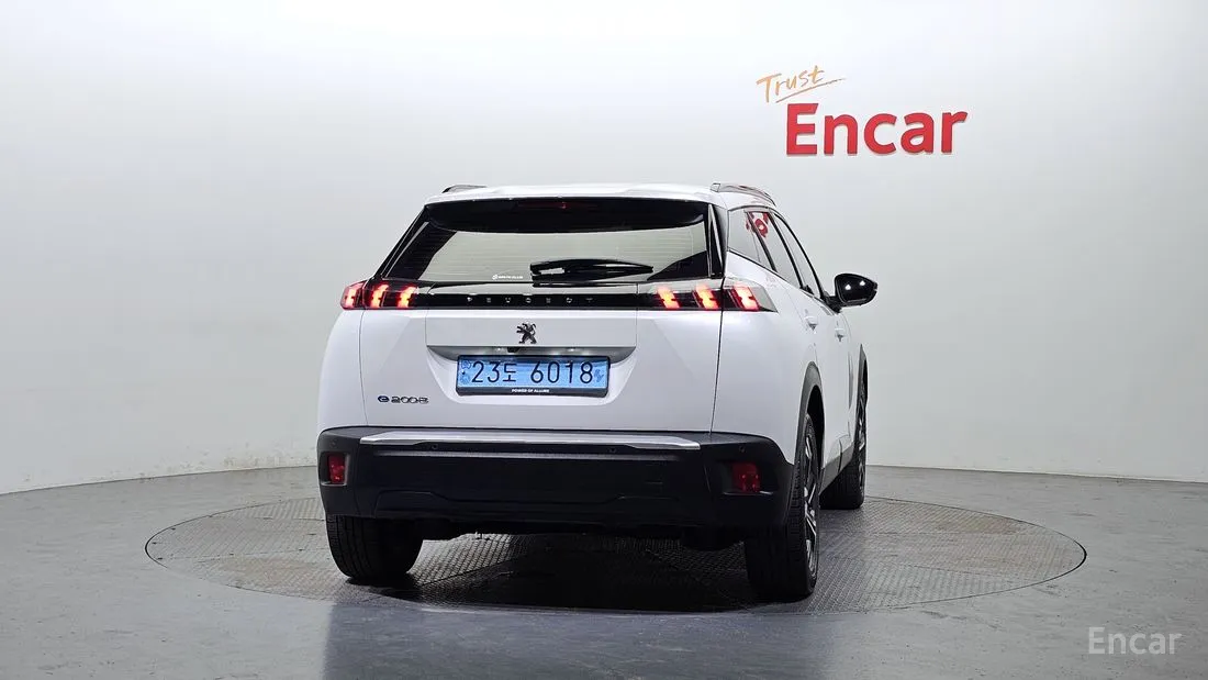 Peugeot e2008 2022