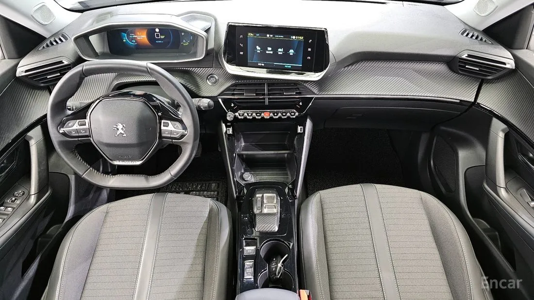 Peugeot e2008 2022