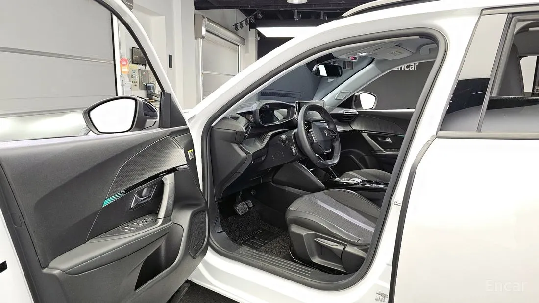 Peugeot e2008 2022
