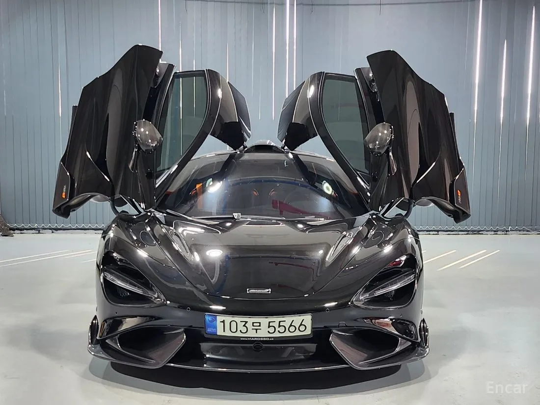 McLaren 765LT 2021