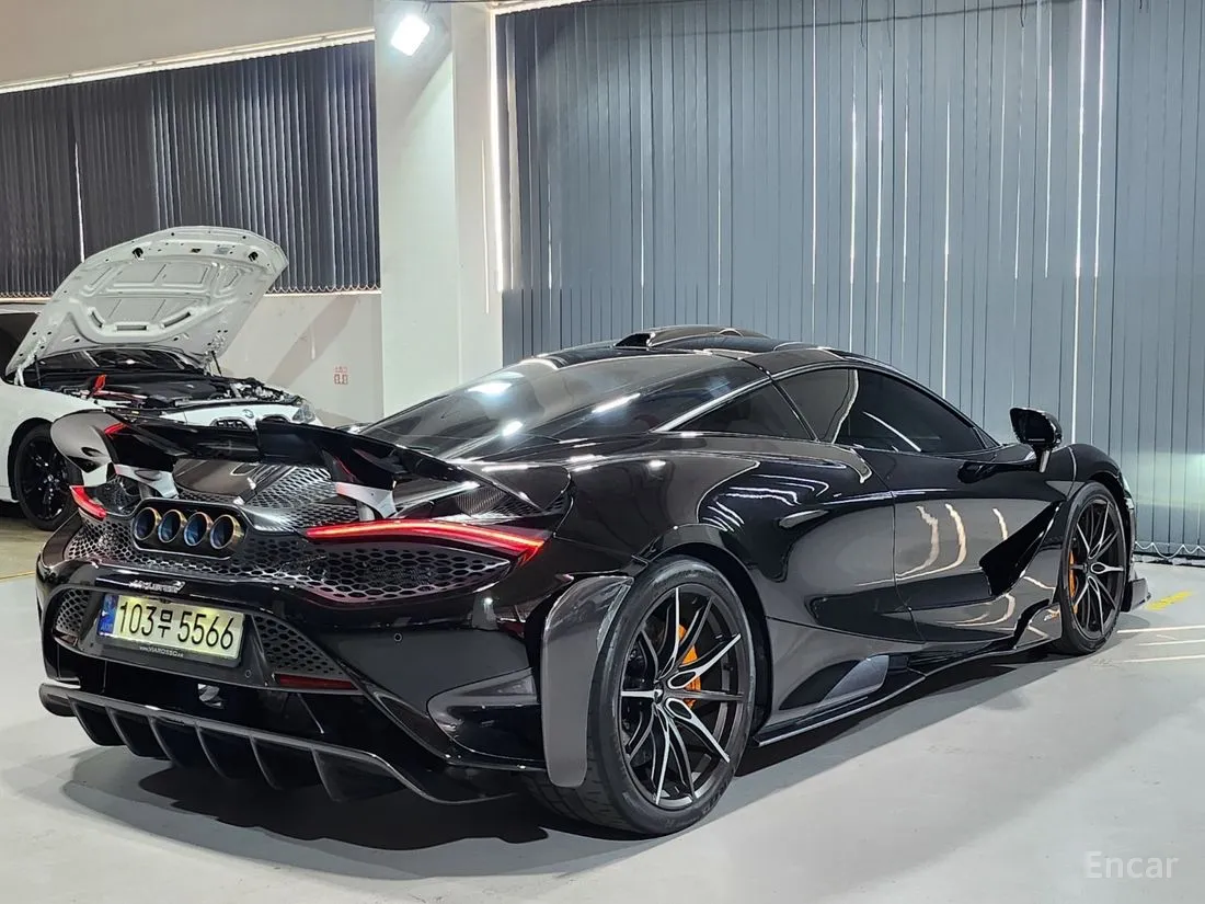 McLaren 765LT 2021