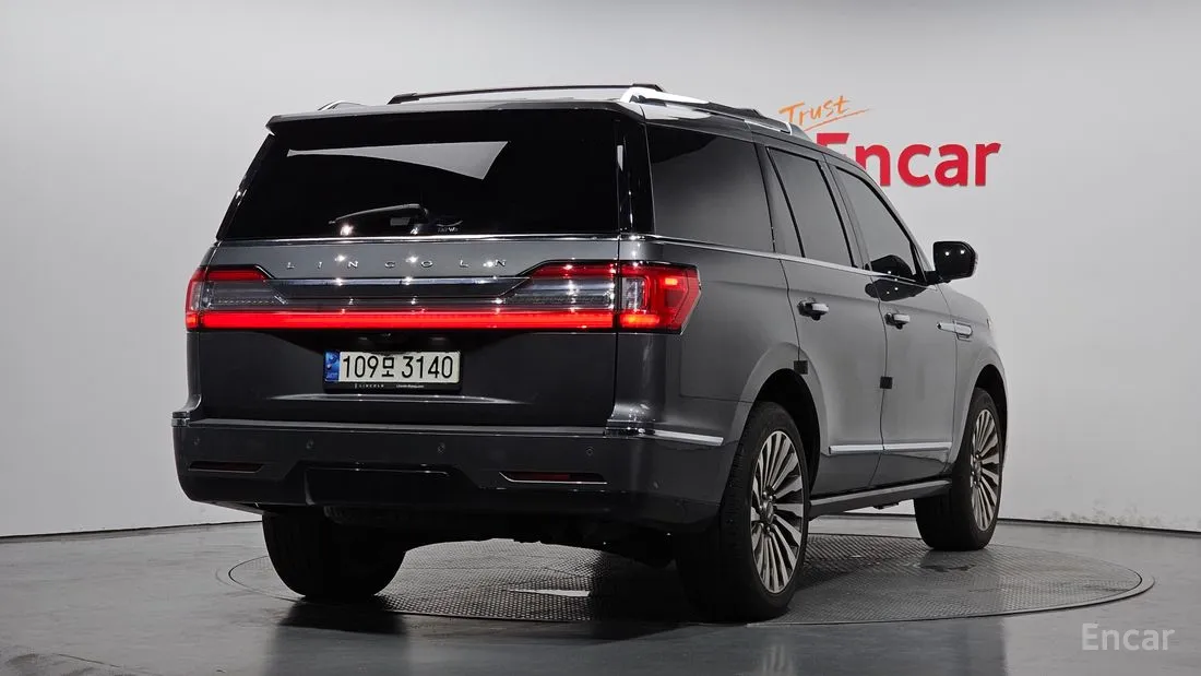 Lincoln Navigator 2021