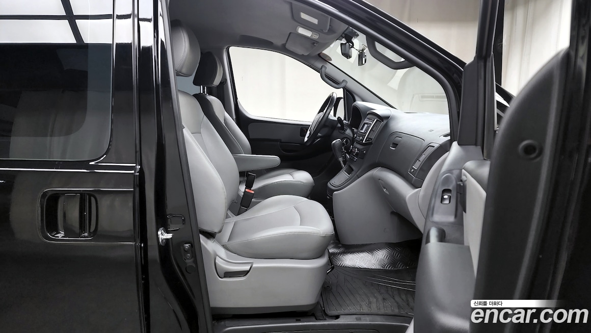 Hyundai Grand Starex 2021