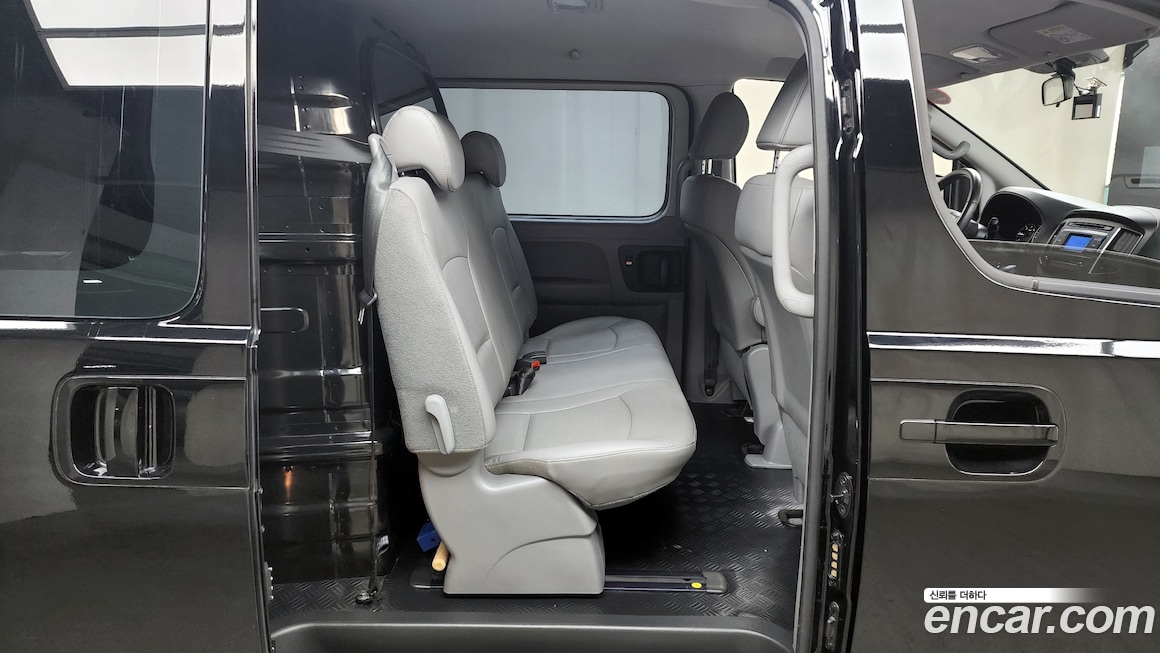 Hyundai Grand Starex 2021