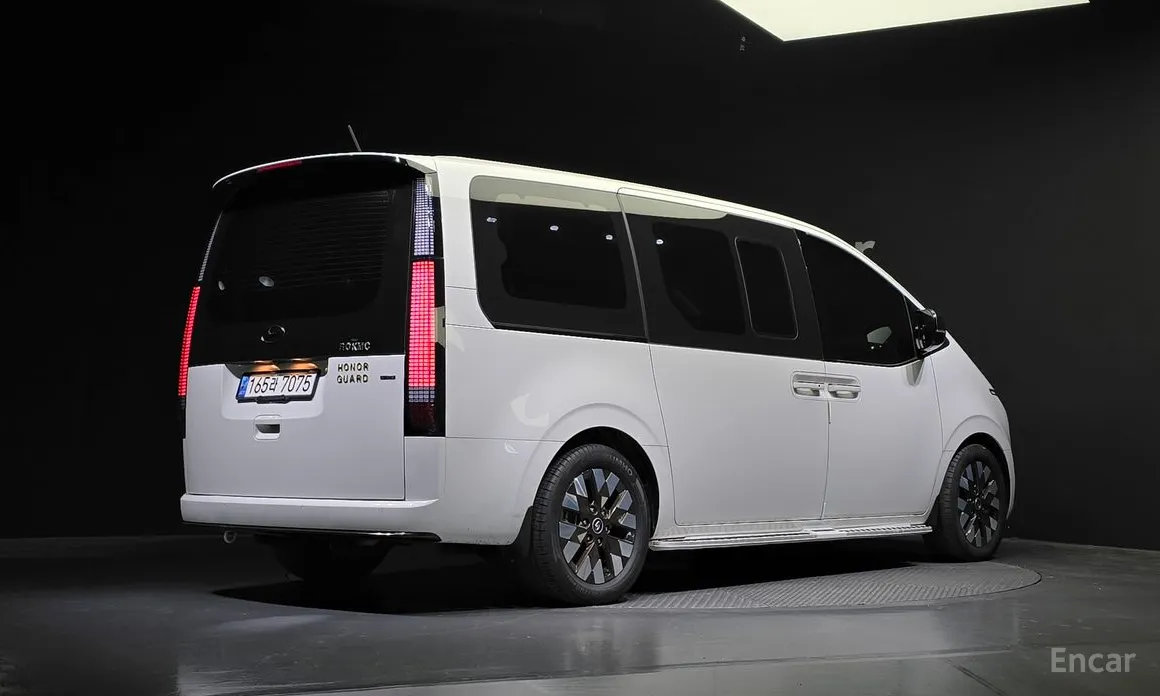 Hyundai Staria 2022