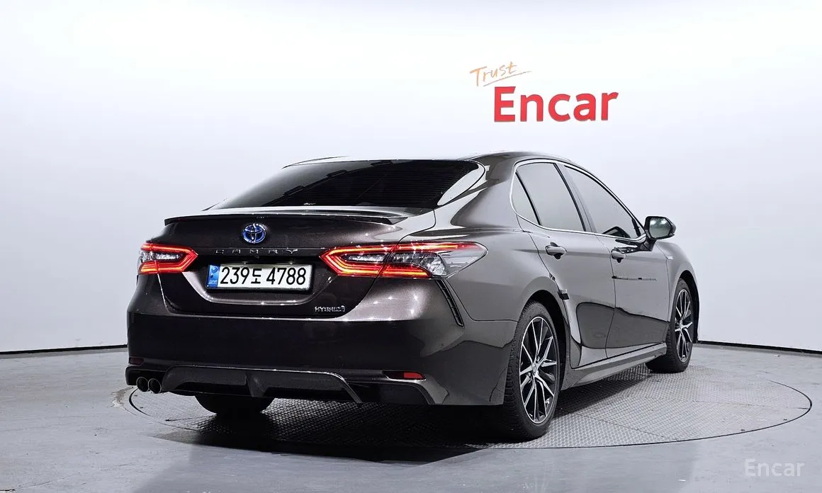 Toyota Camry 2021