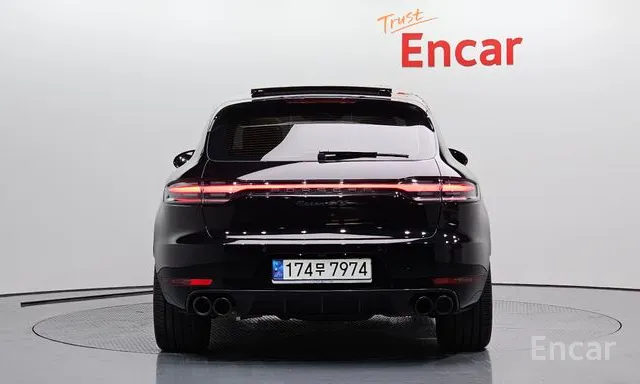 Porsche Macan 2021