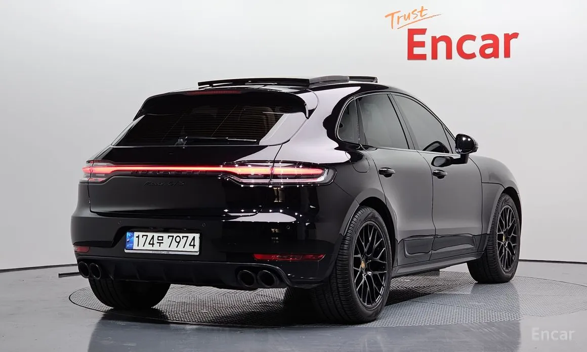 Porsche Macan 2021