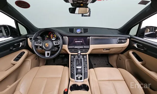 Porsche Macan 2021