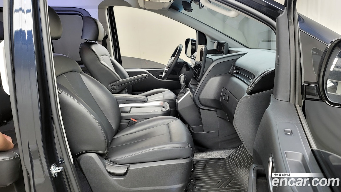 Hyundai Staria 2021