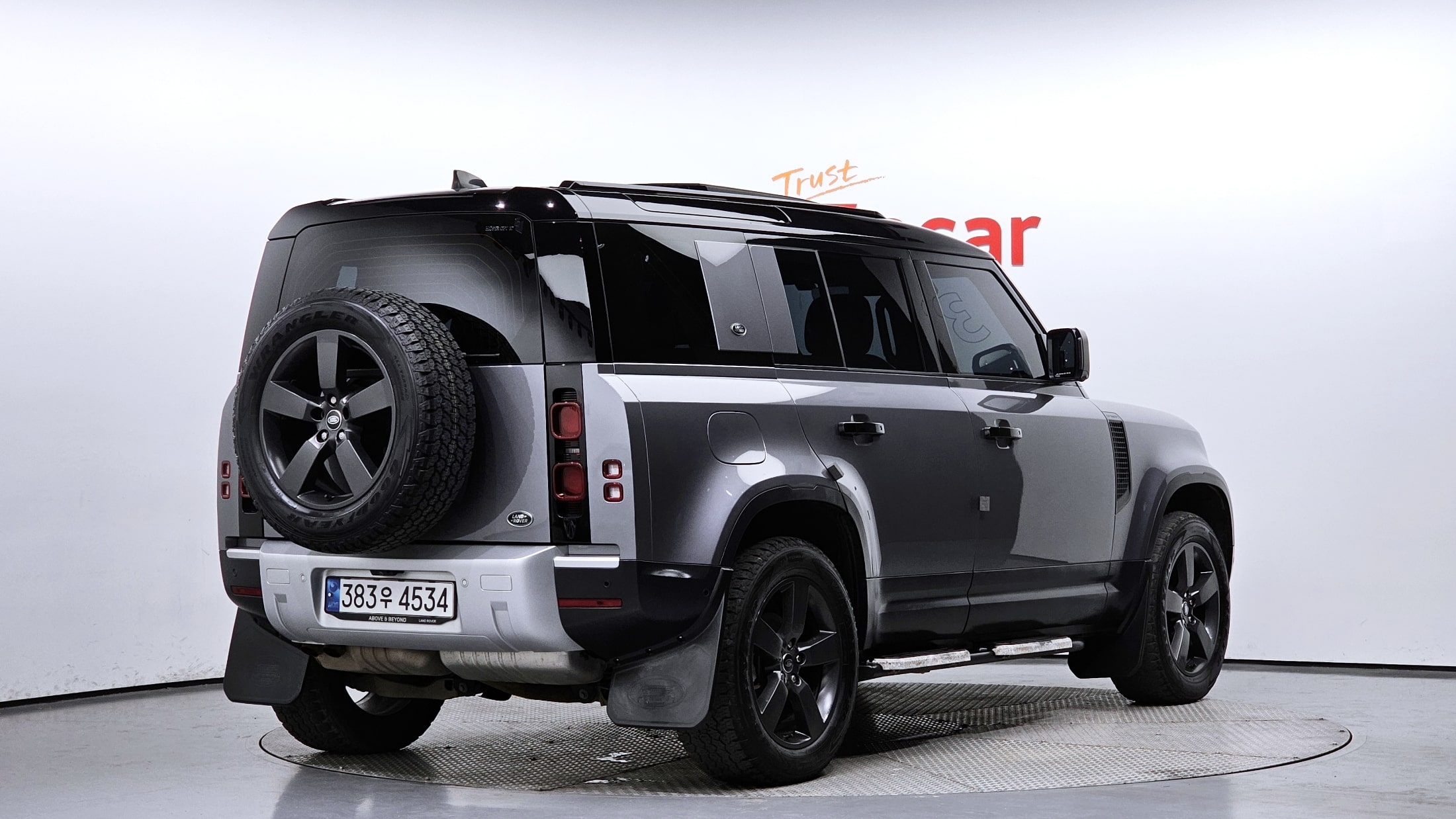 Land Rover Defender 2021