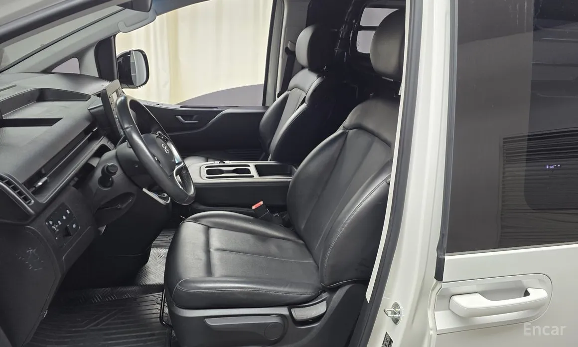 Hyundai Staria 2021