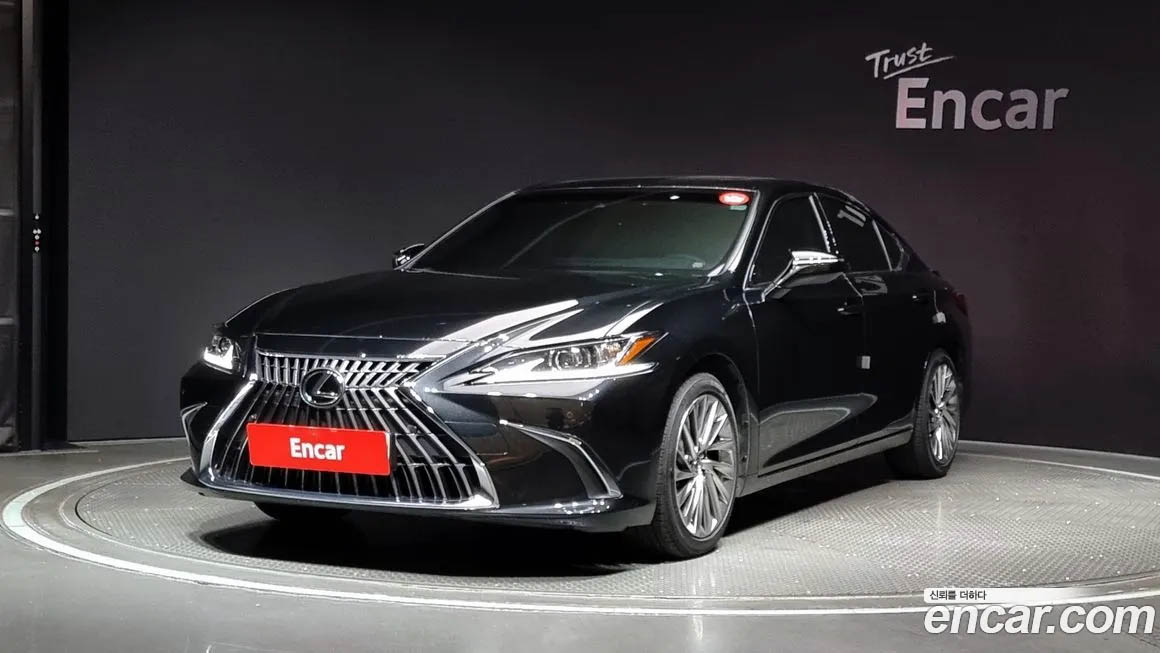 Lexus ES 2022
