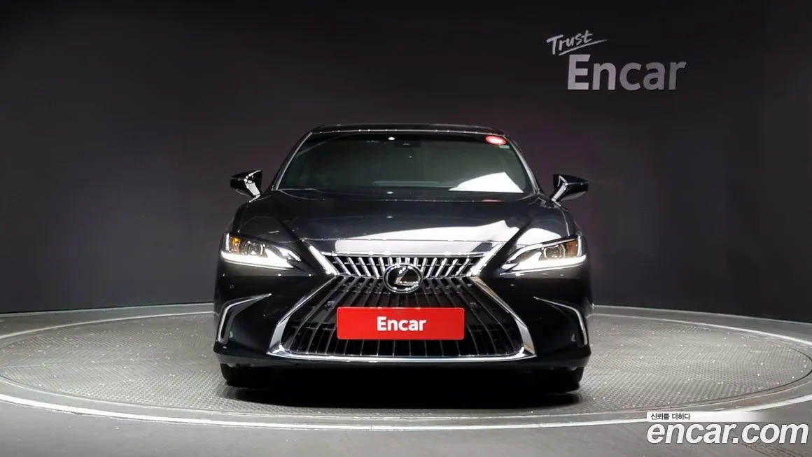 Lexus ES 2022
