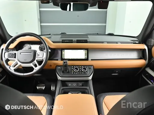 Land Rover Defender 2024