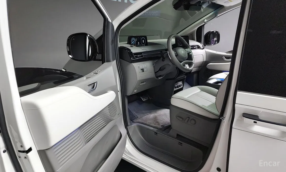 Hyundai Staria 2024