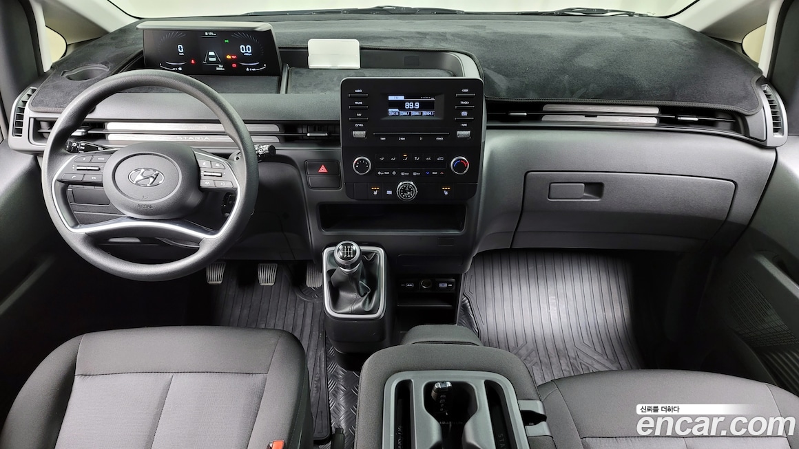 Hyundai Staria 2021