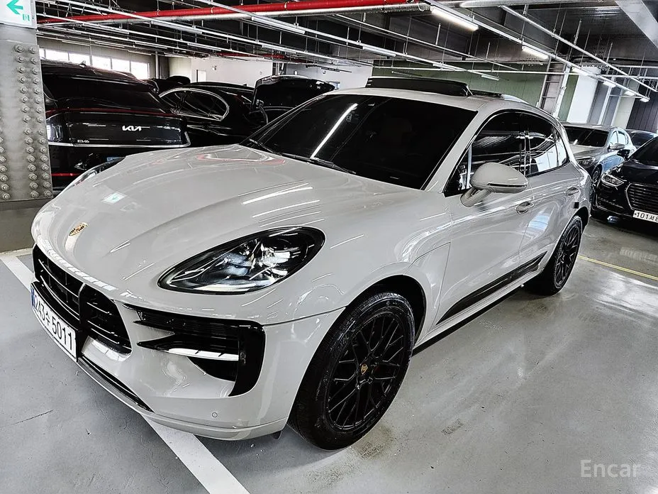 Porsche Macan 2021