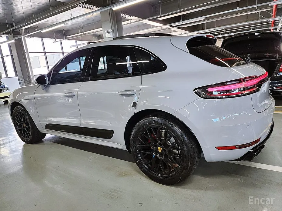 Porsche Macan 2021