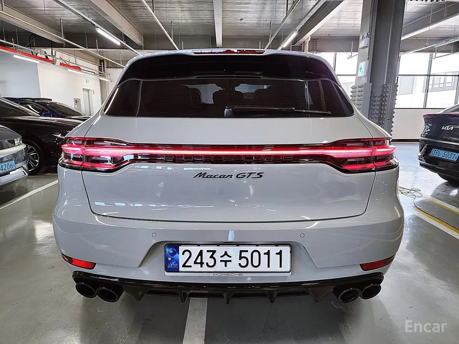 Porsche Macan 2021