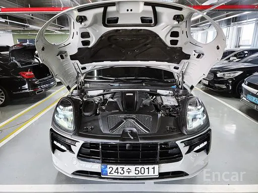 Porsche Macan 2021