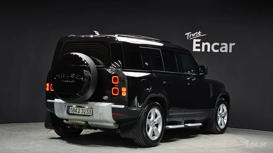 Land Rover Defender 2021