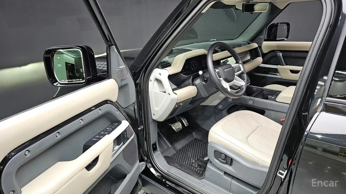 Land Rover Defender 2021