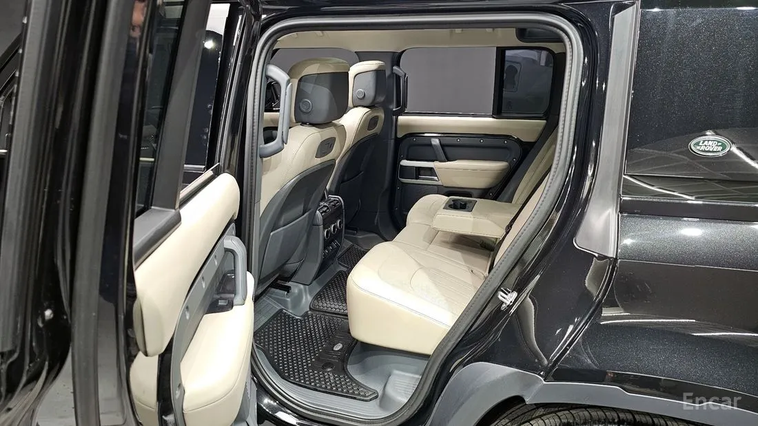 Land Rover Defender 2021