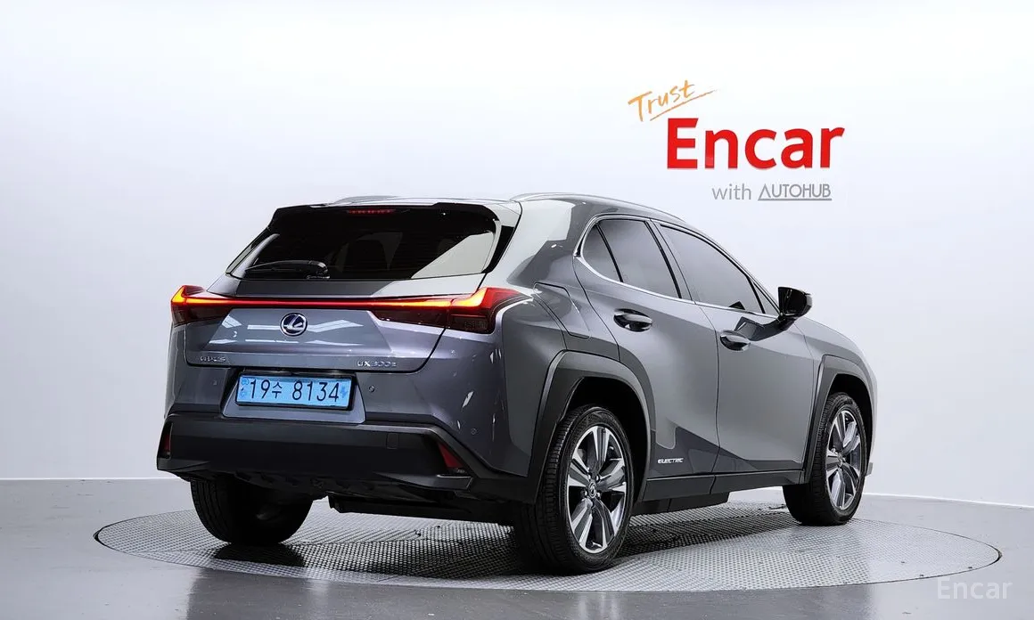 Lexus UX 2022