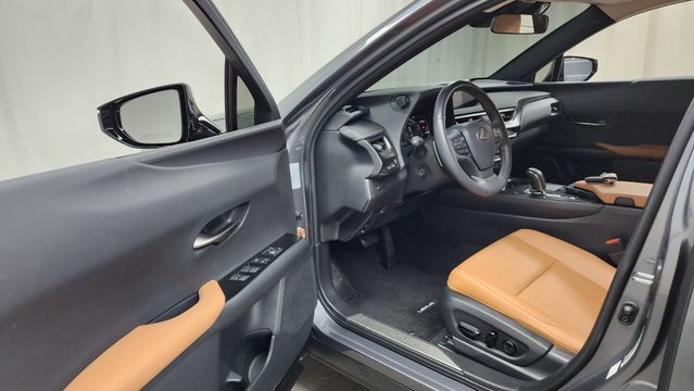 Lexus UX 2022