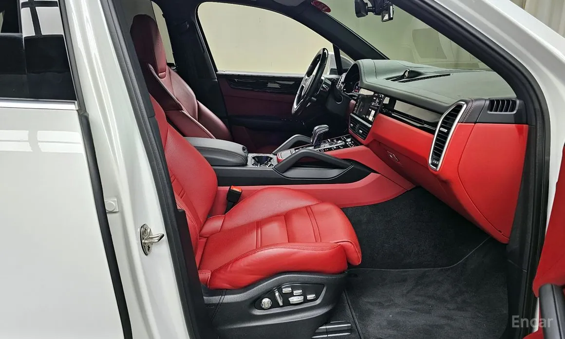 Porsche Cayenne 2021