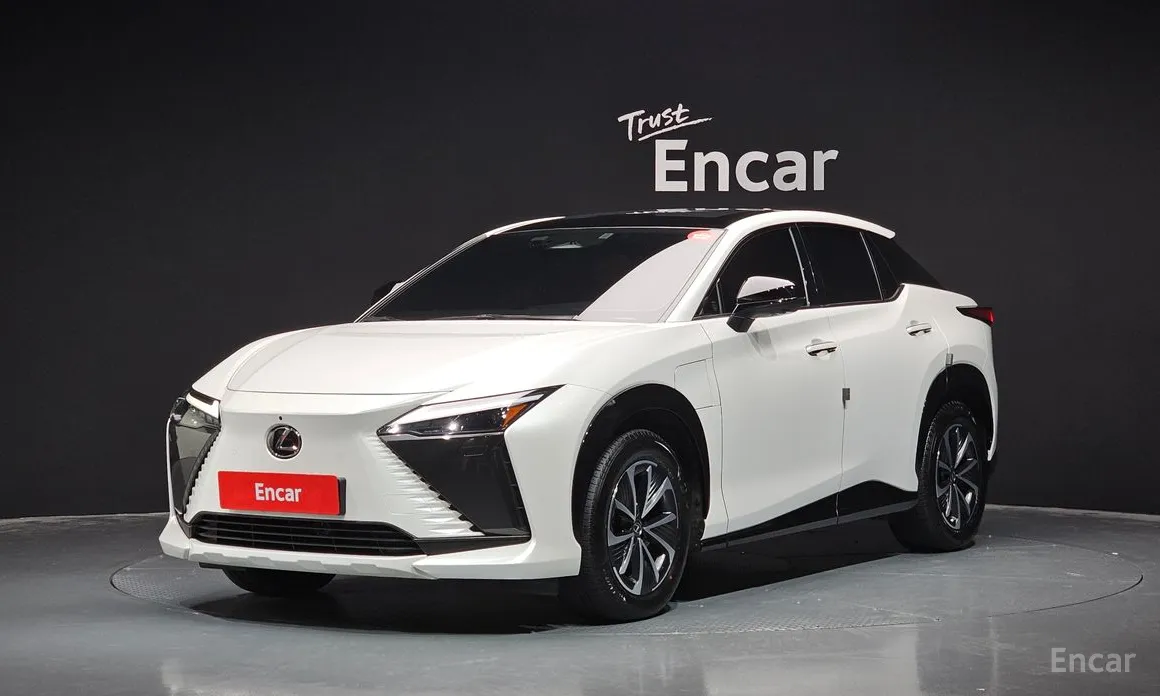Lexus RZ 2023