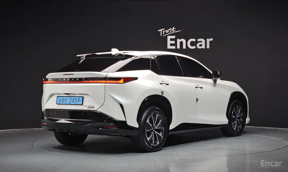 Lexus RZ 2023