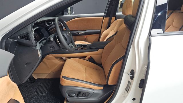 Lexus RZ 2023