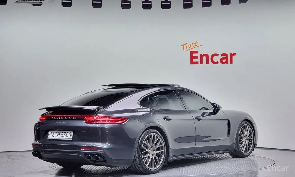 Porsche Panamera 2020