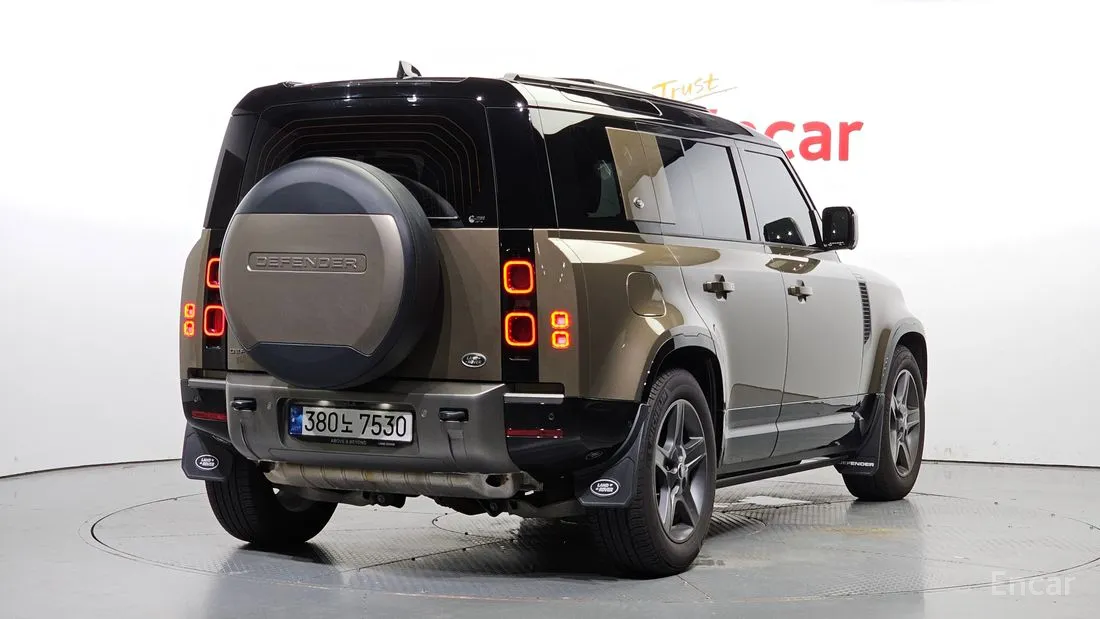 Land Rover Defender 2022