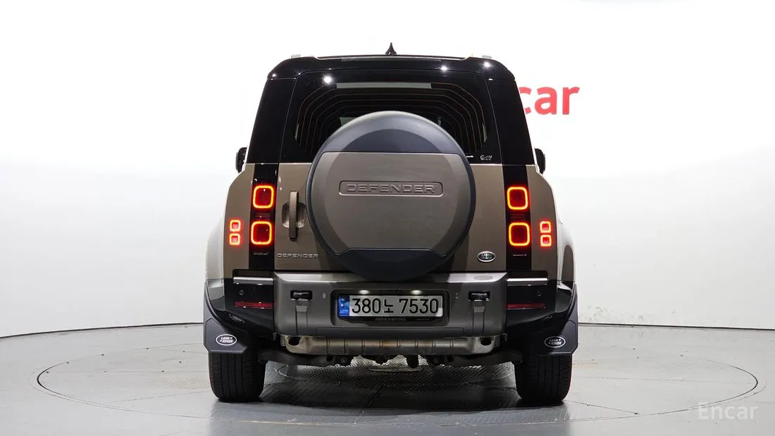 Land Rover Defender 2022