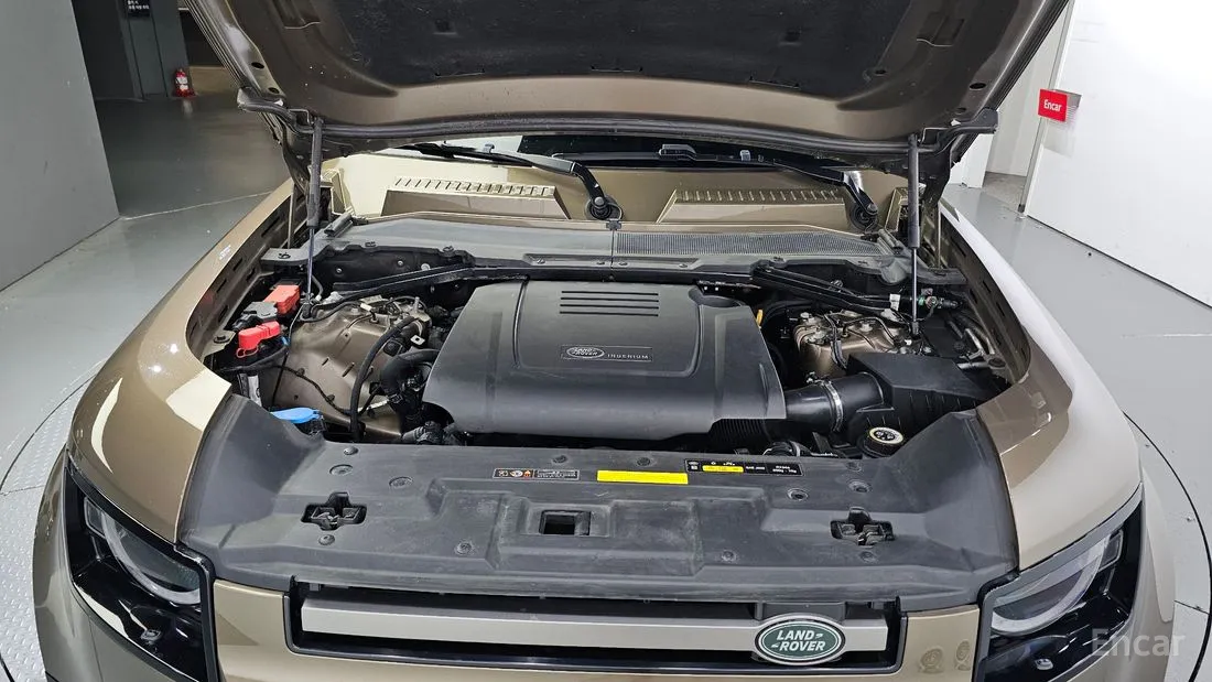 Land Rover Defender 2022