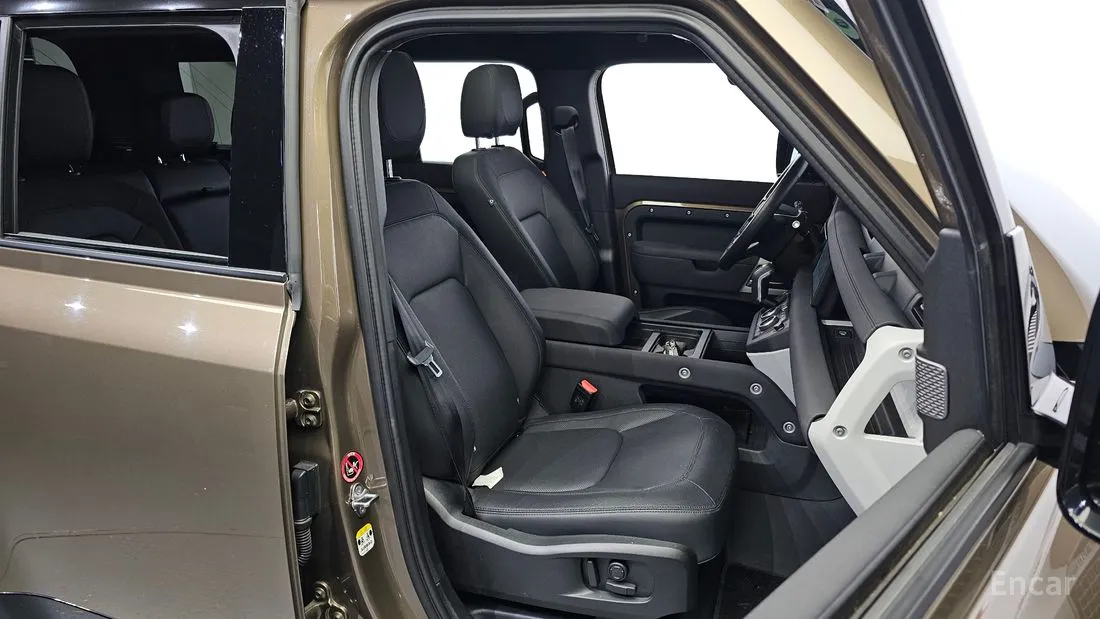 Land Rover Defender 2022