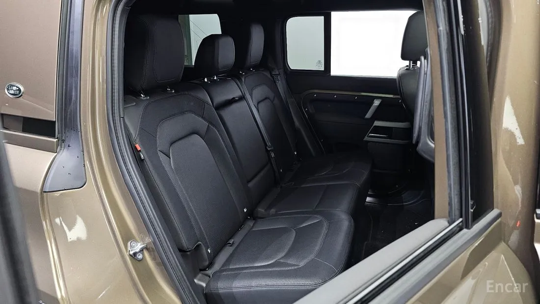 Land Rover Defender 2022