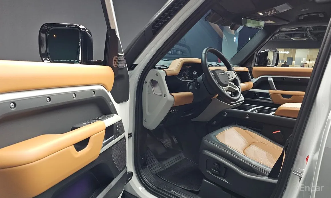 Land Rover Defender 2024