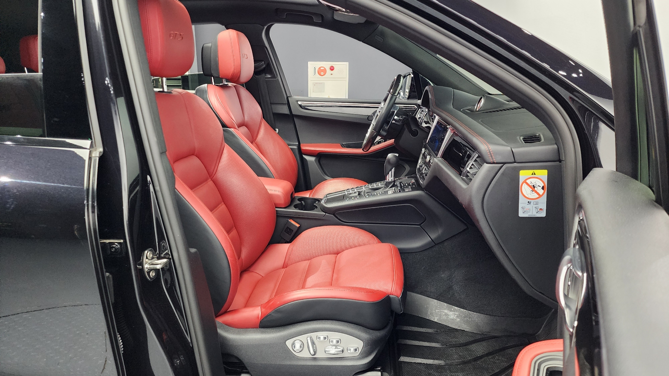 Porsche Macan 2021