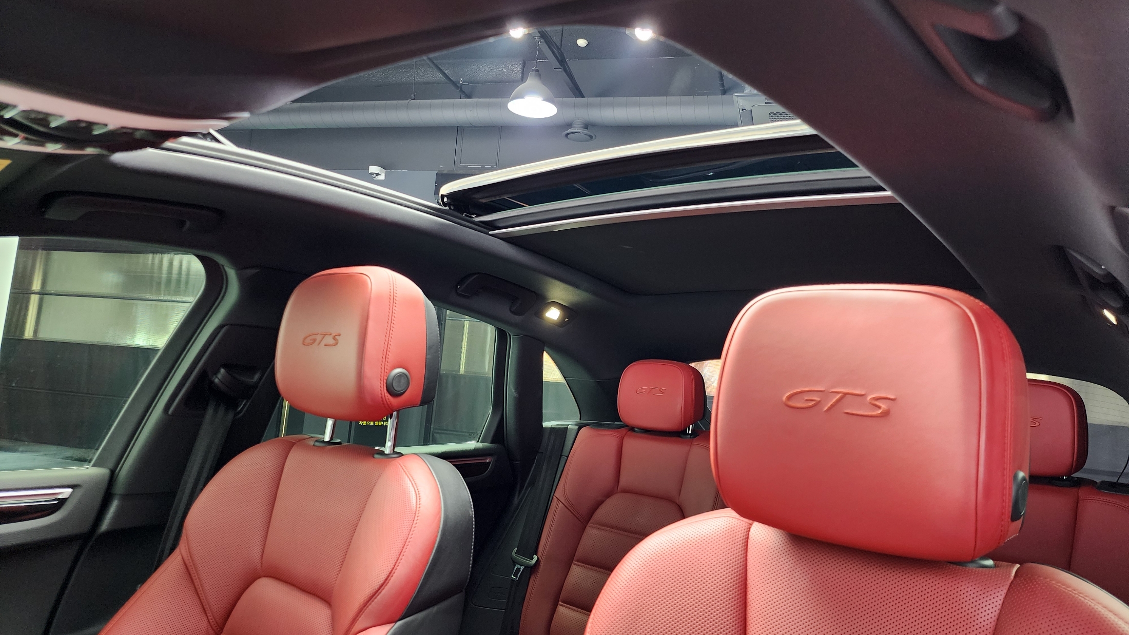 Porsche Macan 2021