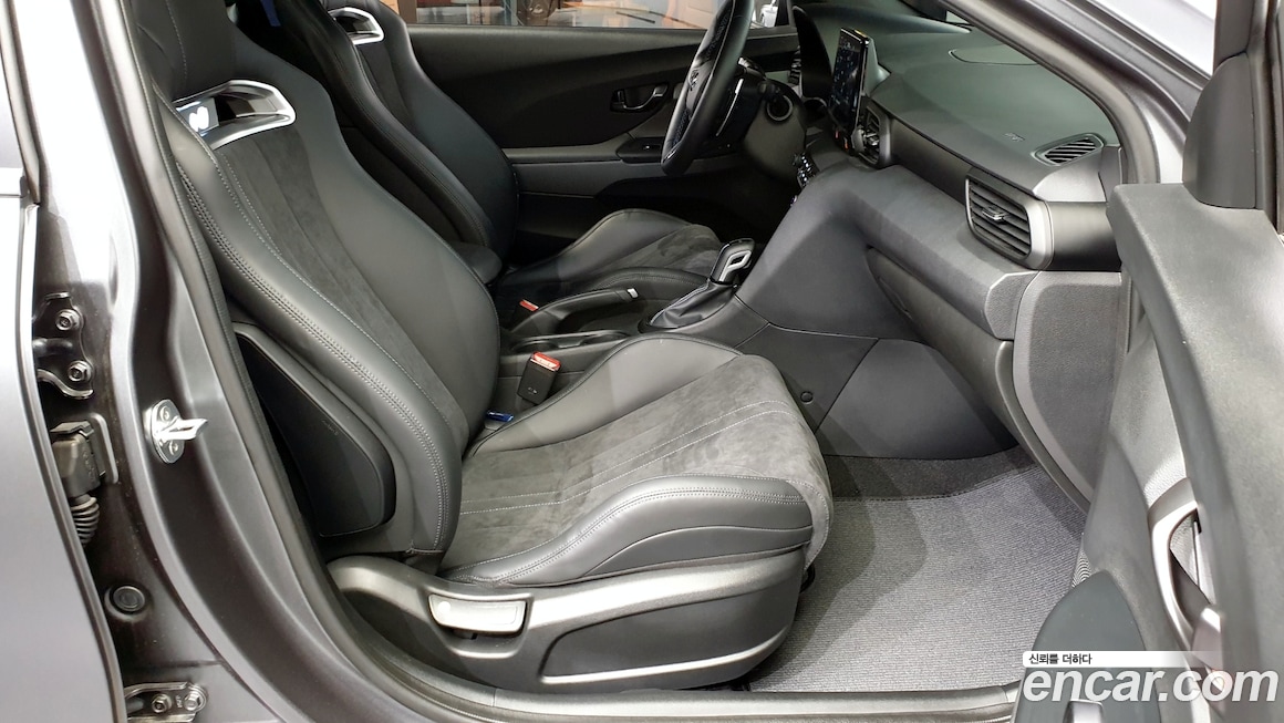 Hyundai Veloster 2021