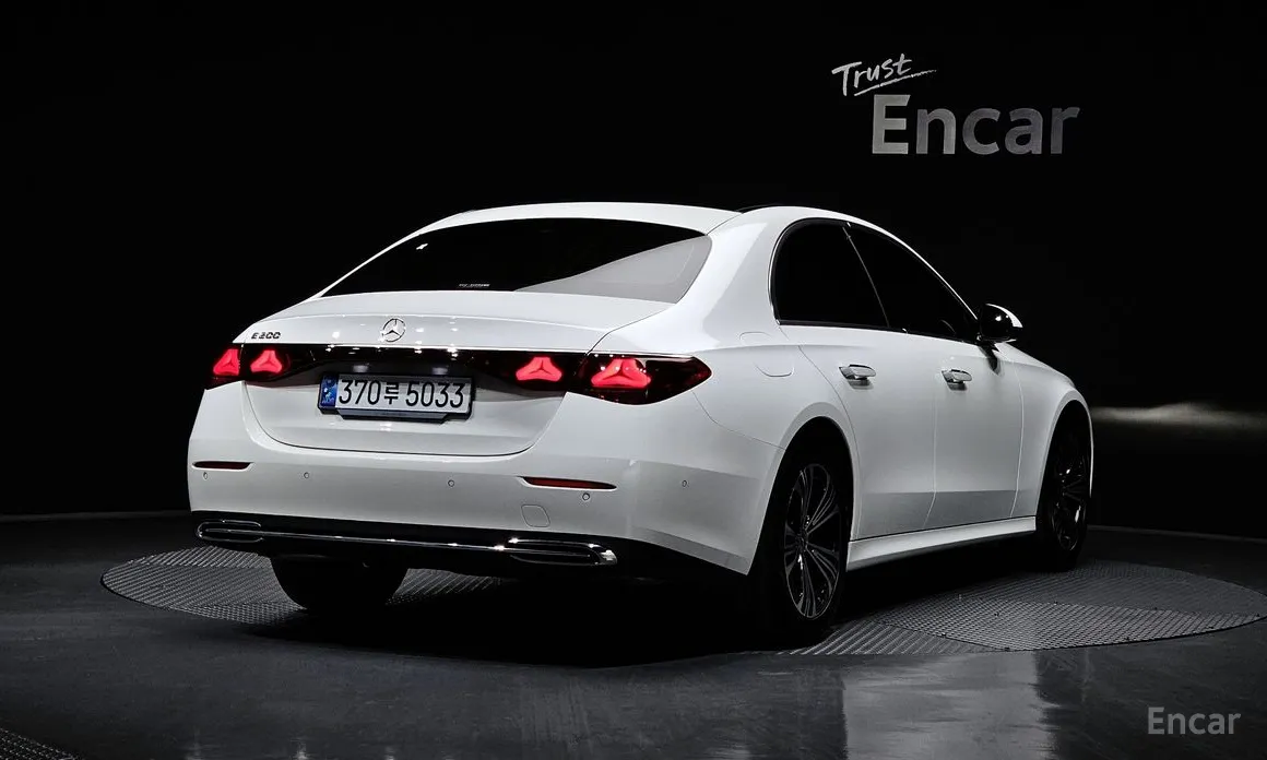 Mercedes E-Class 2024
